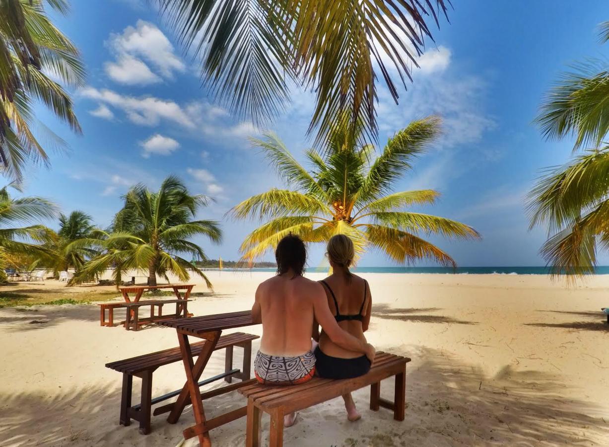 Aqua Marine Beach Resort Пасикуда Экстерьер фото